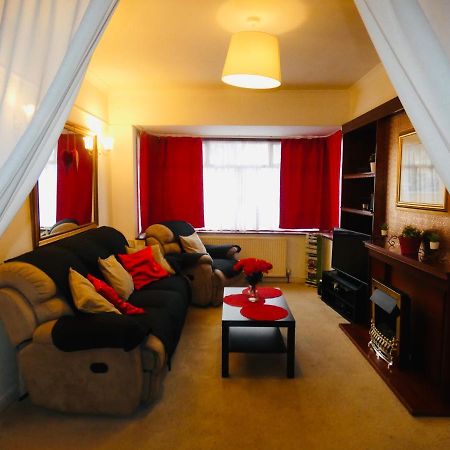 Spacious 3 Bed House With Parking & Good Transport South Norwood Zewnętrze zdjęcie