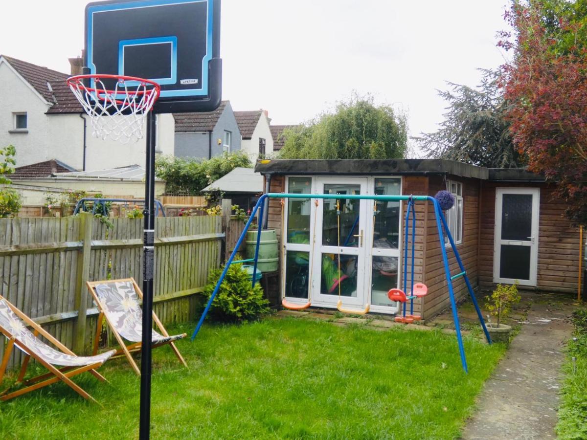 Spacious 3 Bed House With Parking & Good Transport South Norwood Zewnętrze zdjęcie