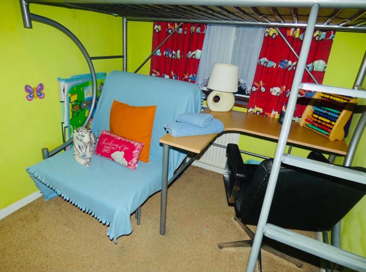 Spacious 3 Bed House With Parking & Good Transport South Norwood Zewnętrze zdjęcie