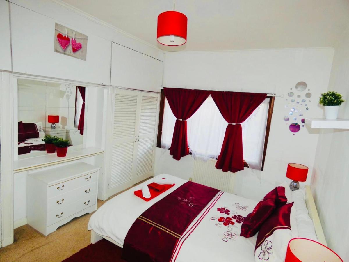 Spacious 3 Bed House With Parking & Good Transport South Norwood Zewnętrze zdjęcie