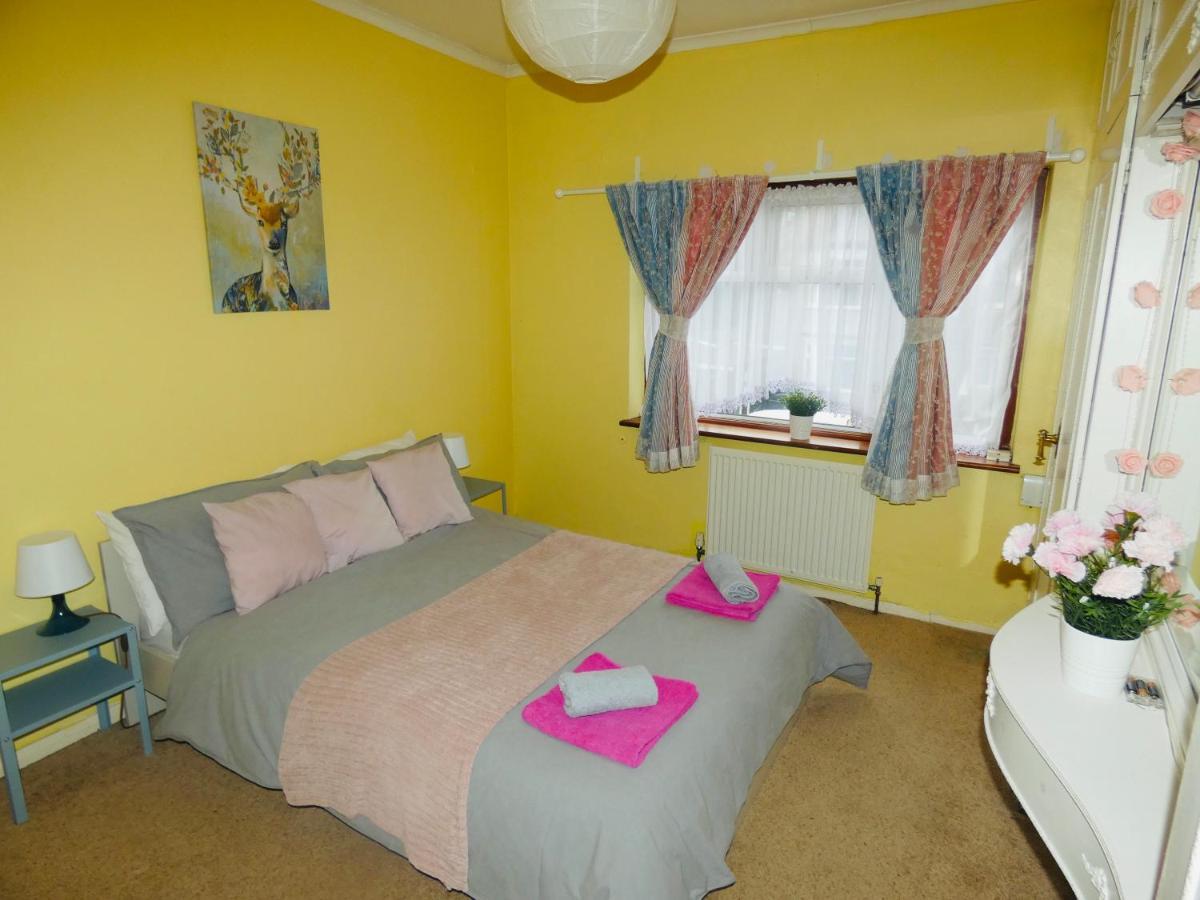 Spacious 3 Bed House With Parking & Good Transport South Norwood Zewnętrze zdjęcie