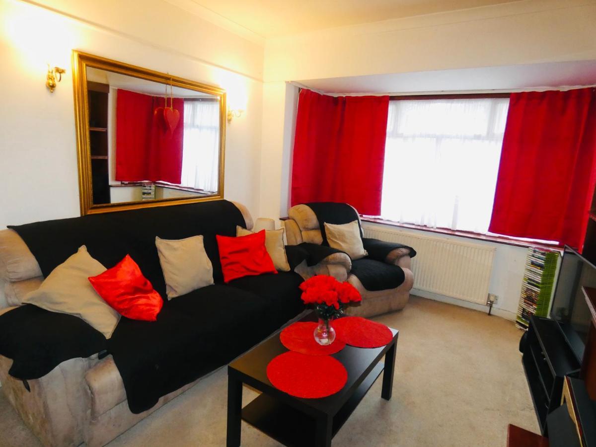 Spacious 3 Bed House With Parking & Good Transport South Norwood Zewnętrze zdjęcie